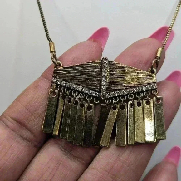  J Crew Gold Necklace fringe 1" pendant 18" chain good used condition patina - Picture 3 of 6